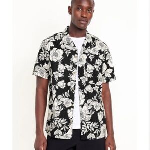 NWT Men’s Old Navy Black Floral Camp Button Up Hawaiian Short Sleeve Shirt Med